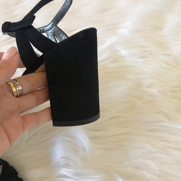 Stuart Weitzman suede sandals. - Picture 3 of 7